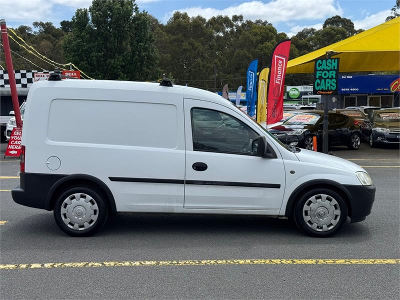 2004 HOLDEN COMBO XC MANUAL VAN
