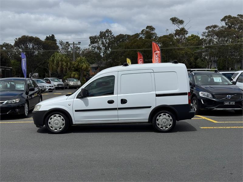 2004 HOLDEN COMBO XC MANUAL VAN