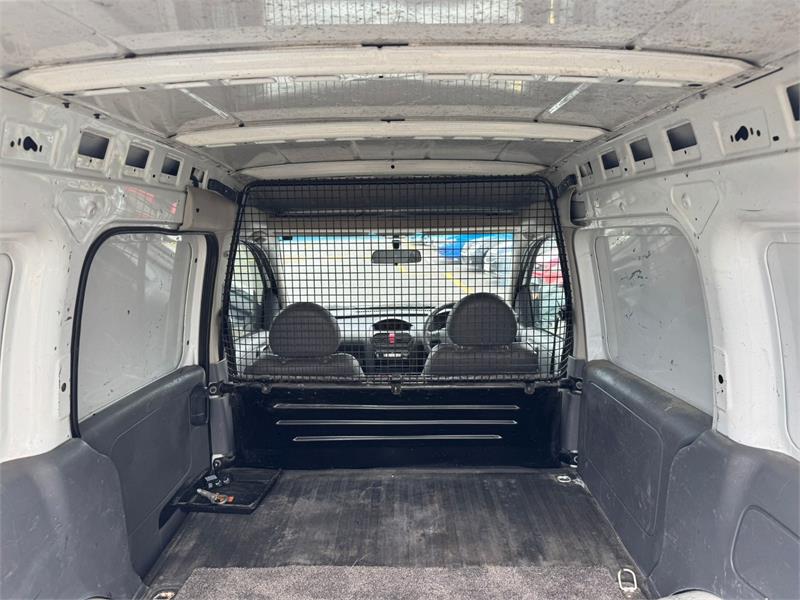 2004 HOLDEN COMBO XC MANUAL VAN