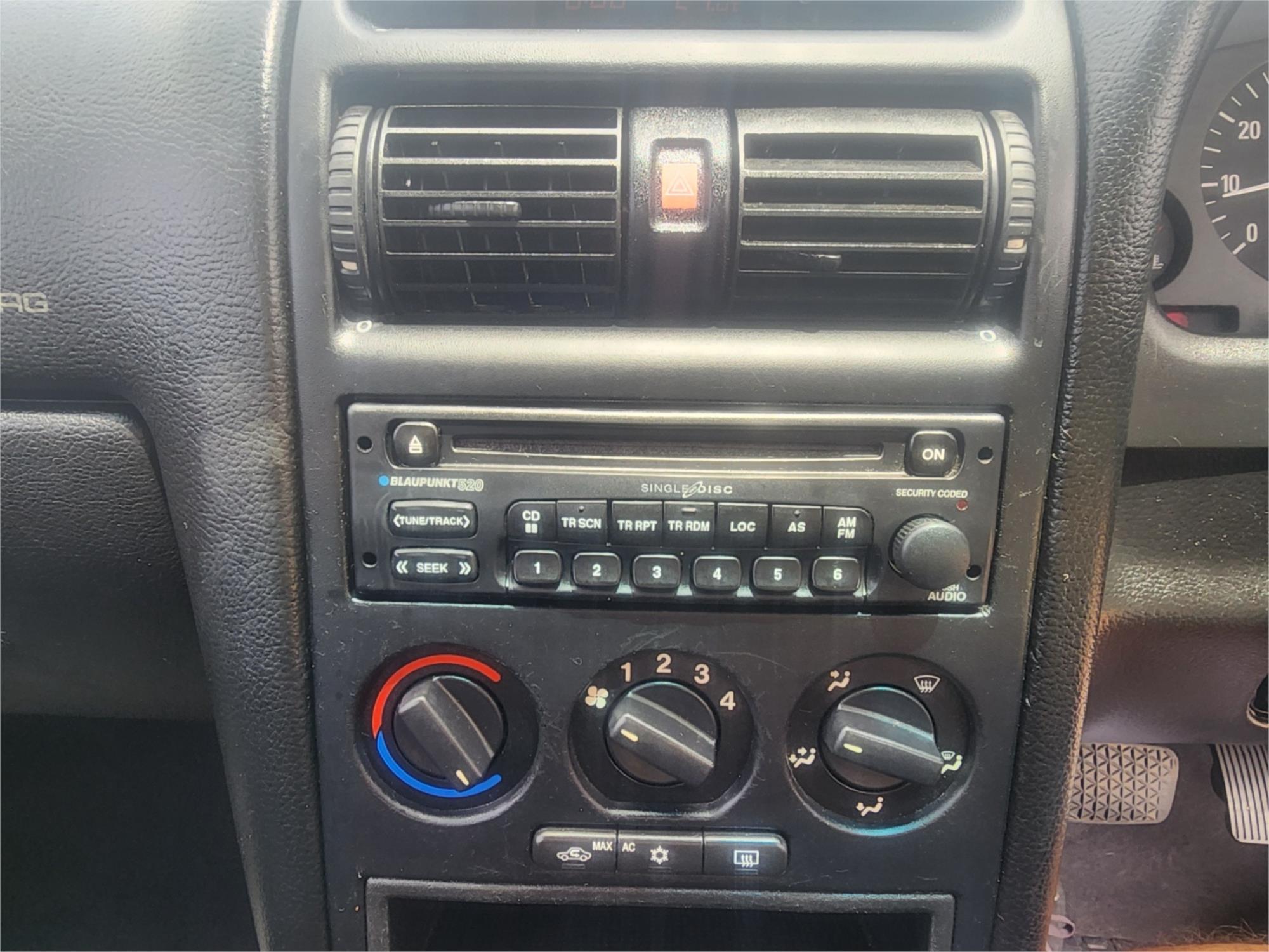 2002 HOLDEN ASTRA TS EQUIPE 4 SP AUTOMATIC 4D SEDAN