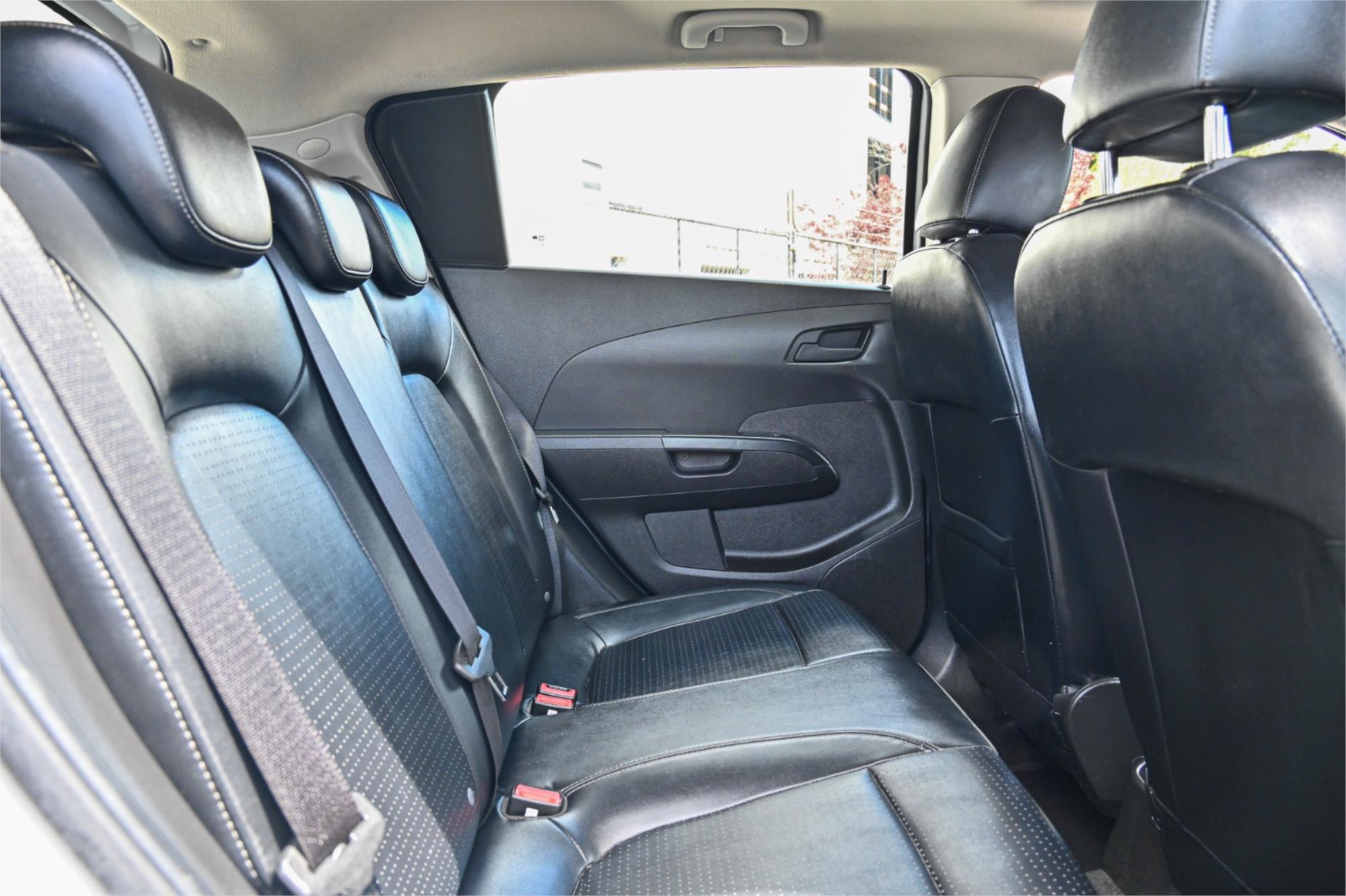 2013 HOLDEN BARINA TM MY13 CDX 6 SP AUTOMATIC 5D HATCHBACK