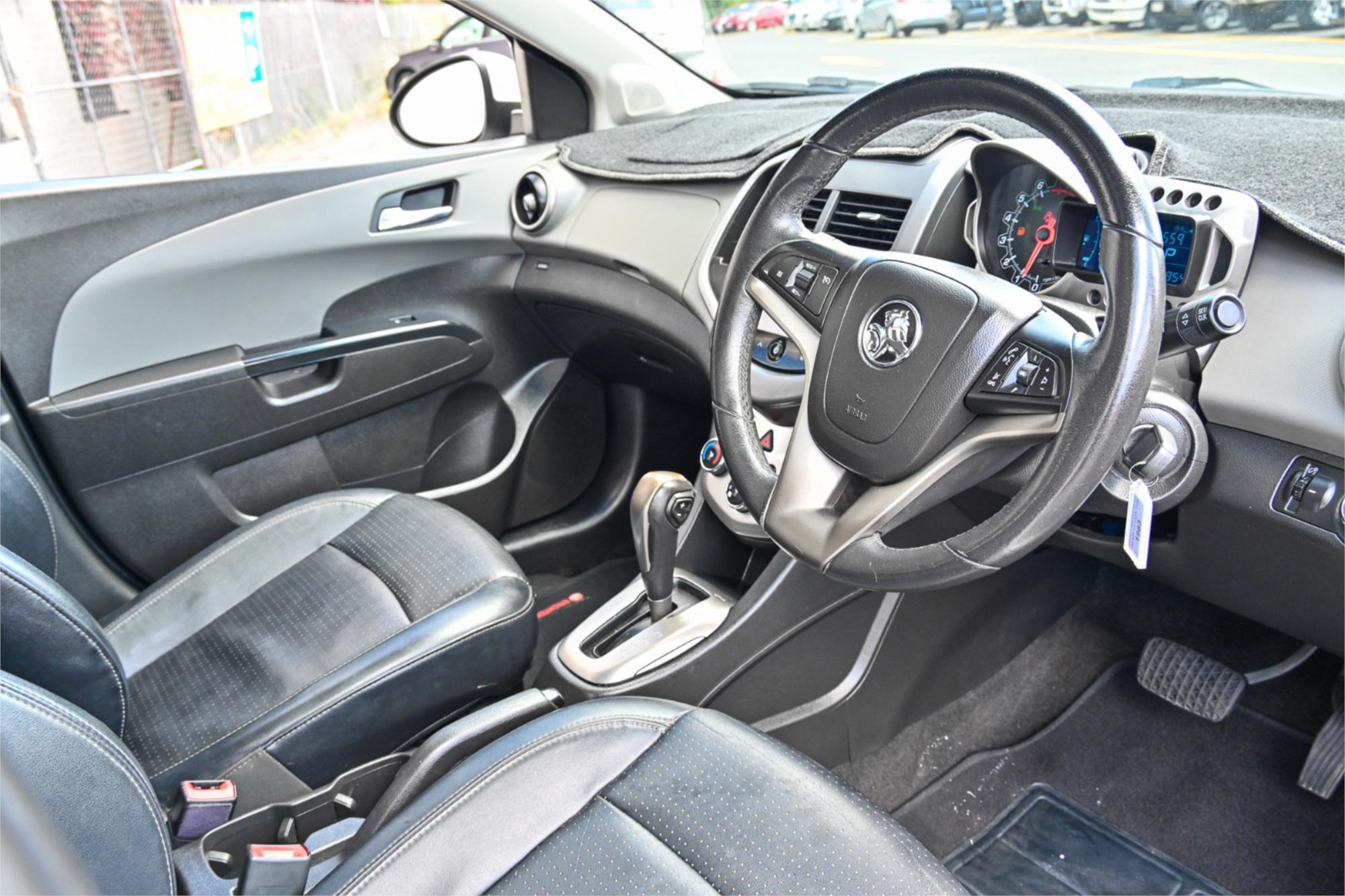 2013 HOLDEN BARINA TM MY13 CDX 6 SP AUTOMATIC 5D HATCHBACK