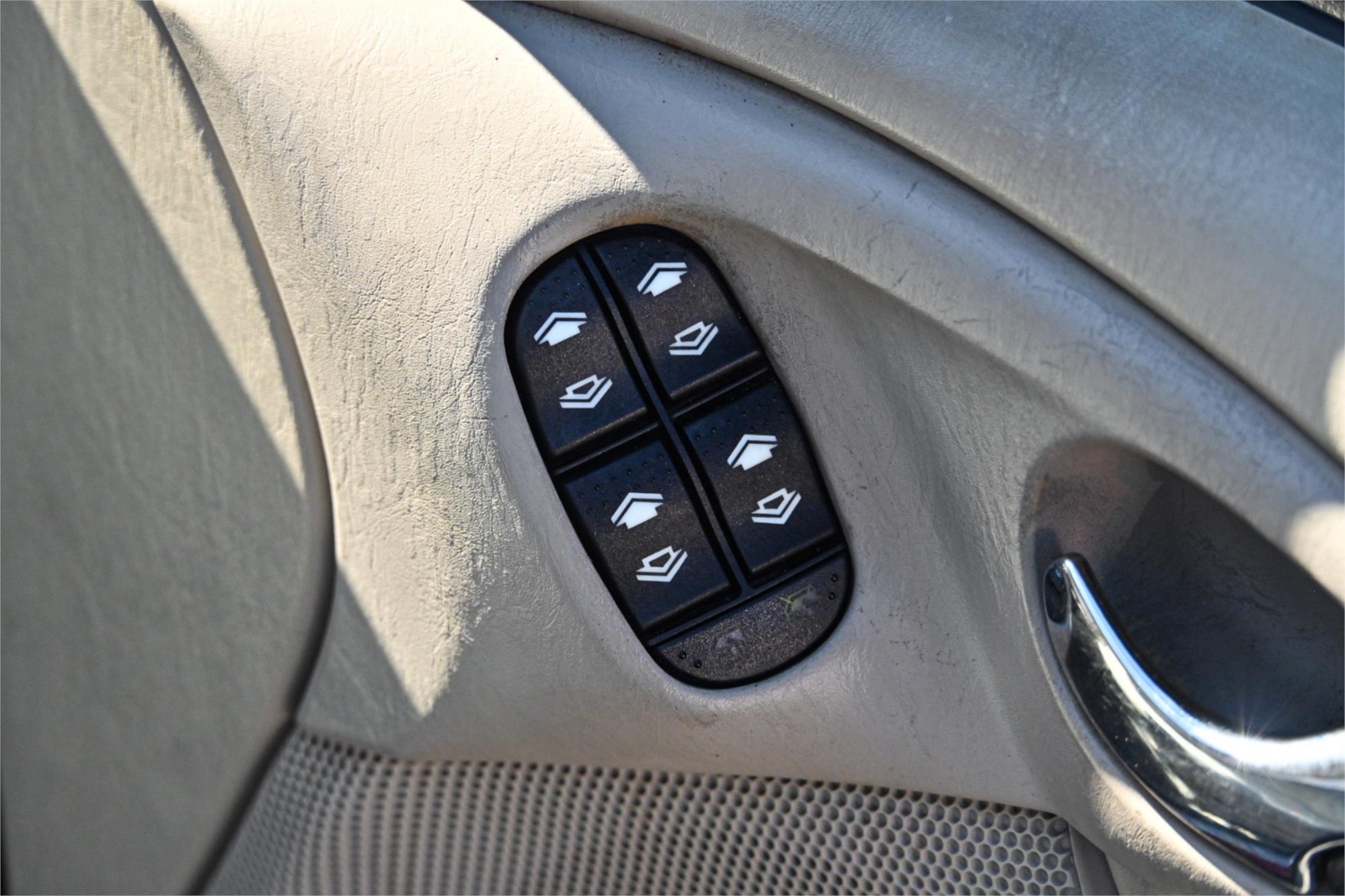 2003 FORD FOCUS LR GHIA 4 SP AUTOMATIC 4D SEDAN