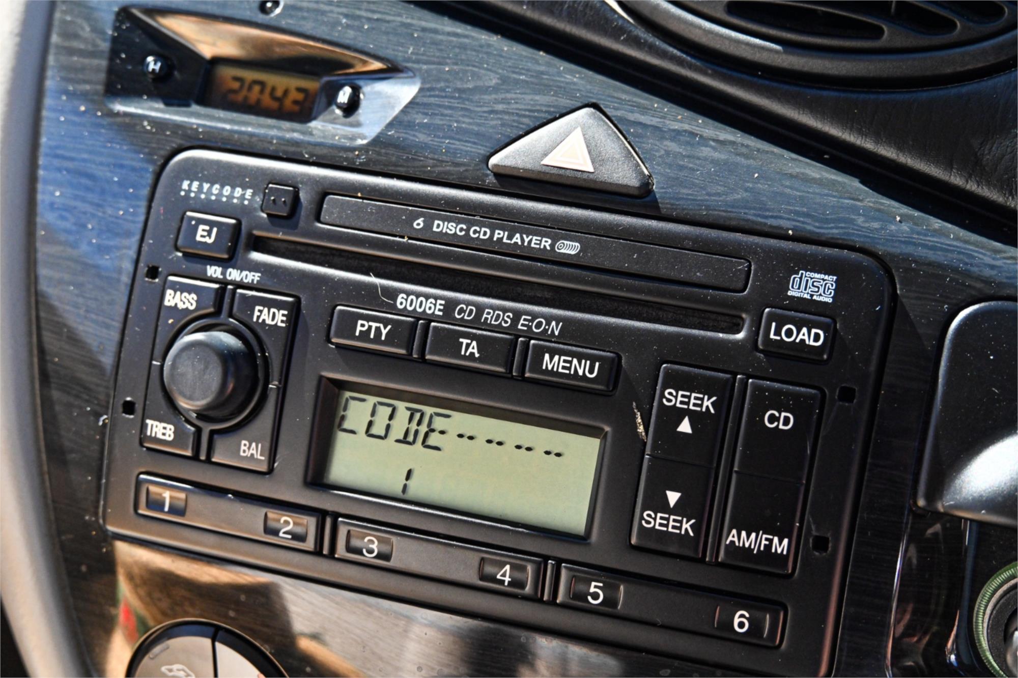 2003 FORD FOCUS LR GHIA 4 SP AUTOMATIC 4D SEDAN