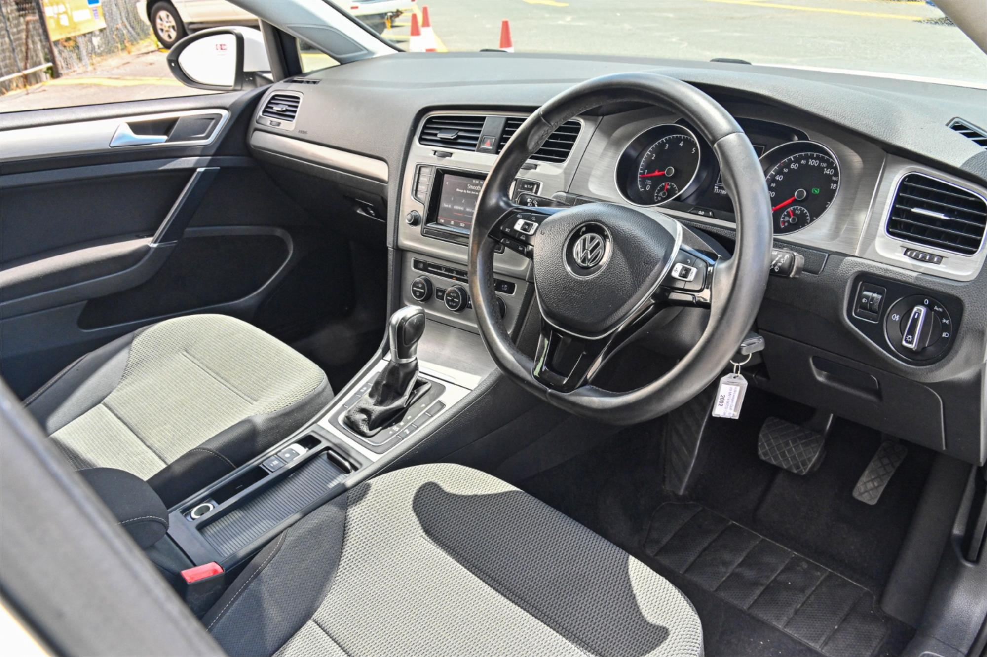 2014 VOLKSWAGEN GOLF AU MY14 90 TSI 7 SP AUTO DIRECT SHIFT 5D HATCHBACK
