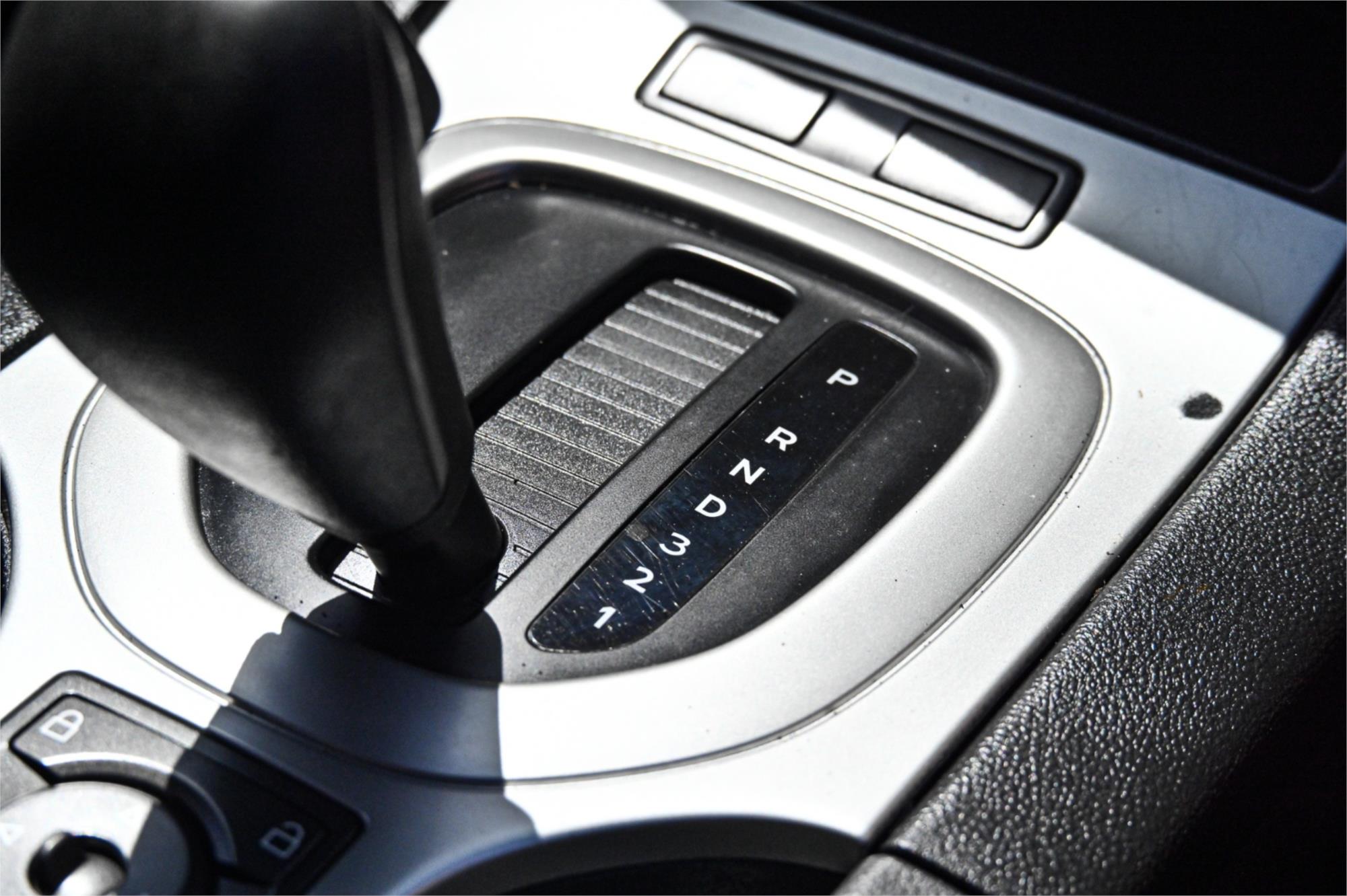 2006 HOLDEN COMMODORE VE SV6 5 SP AUTOMATIC 4D SEDAN