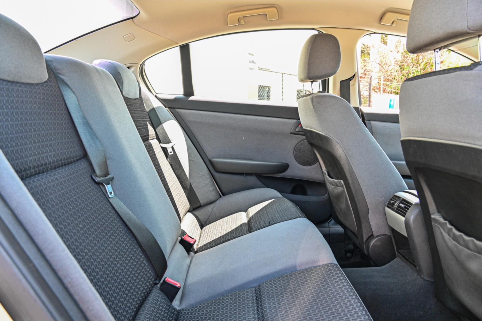 2006 HOLDEN COMMODORE VE SV6 5 SP AUTOMATIC 4D SEDAN
