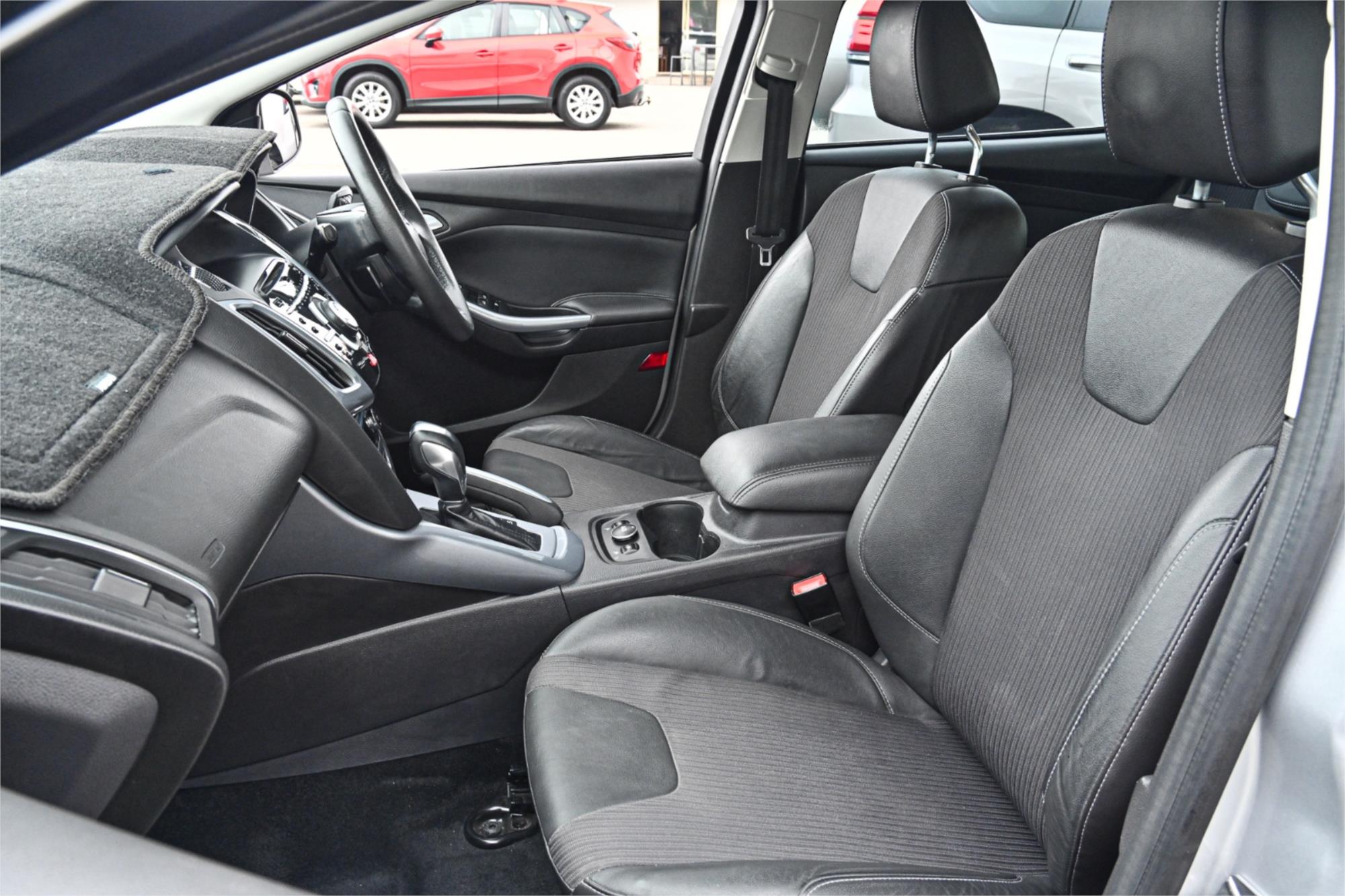2011 FORD FOCUS LW TITANIUM 6 SP AUTOMATIC 4D SEDAN