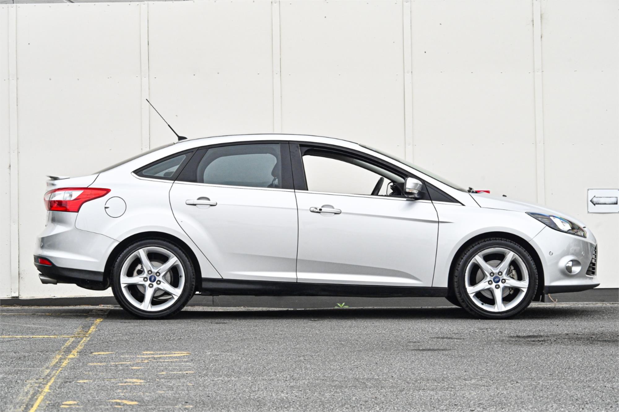 2011 FORD FOCUS LW TITANIUM 6 SP AUTOMATIC 4D SEDAN