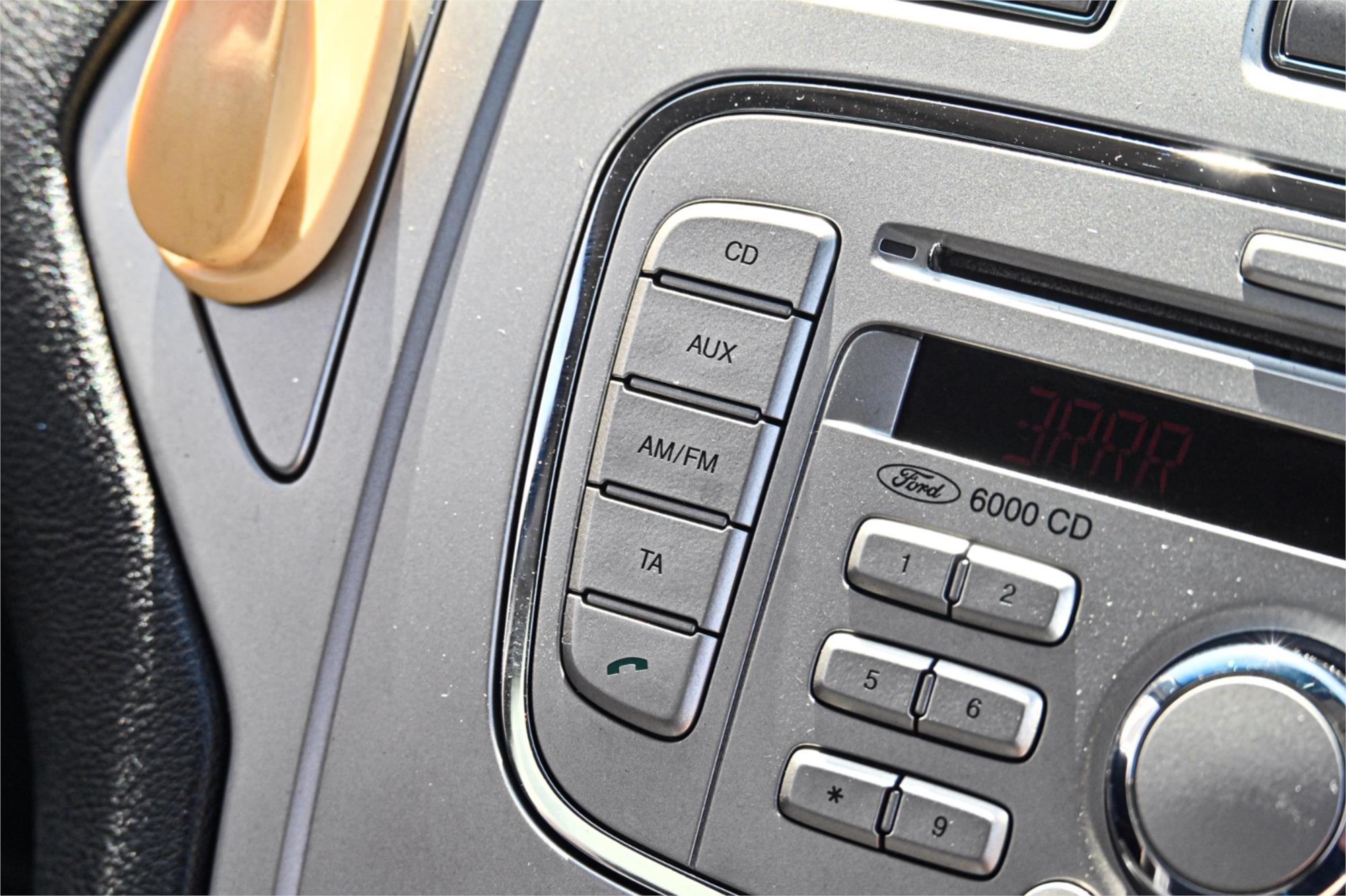 2010 FORD MONDEO MB LX 6 SP AUTOMATIC 5D HATCHBACK