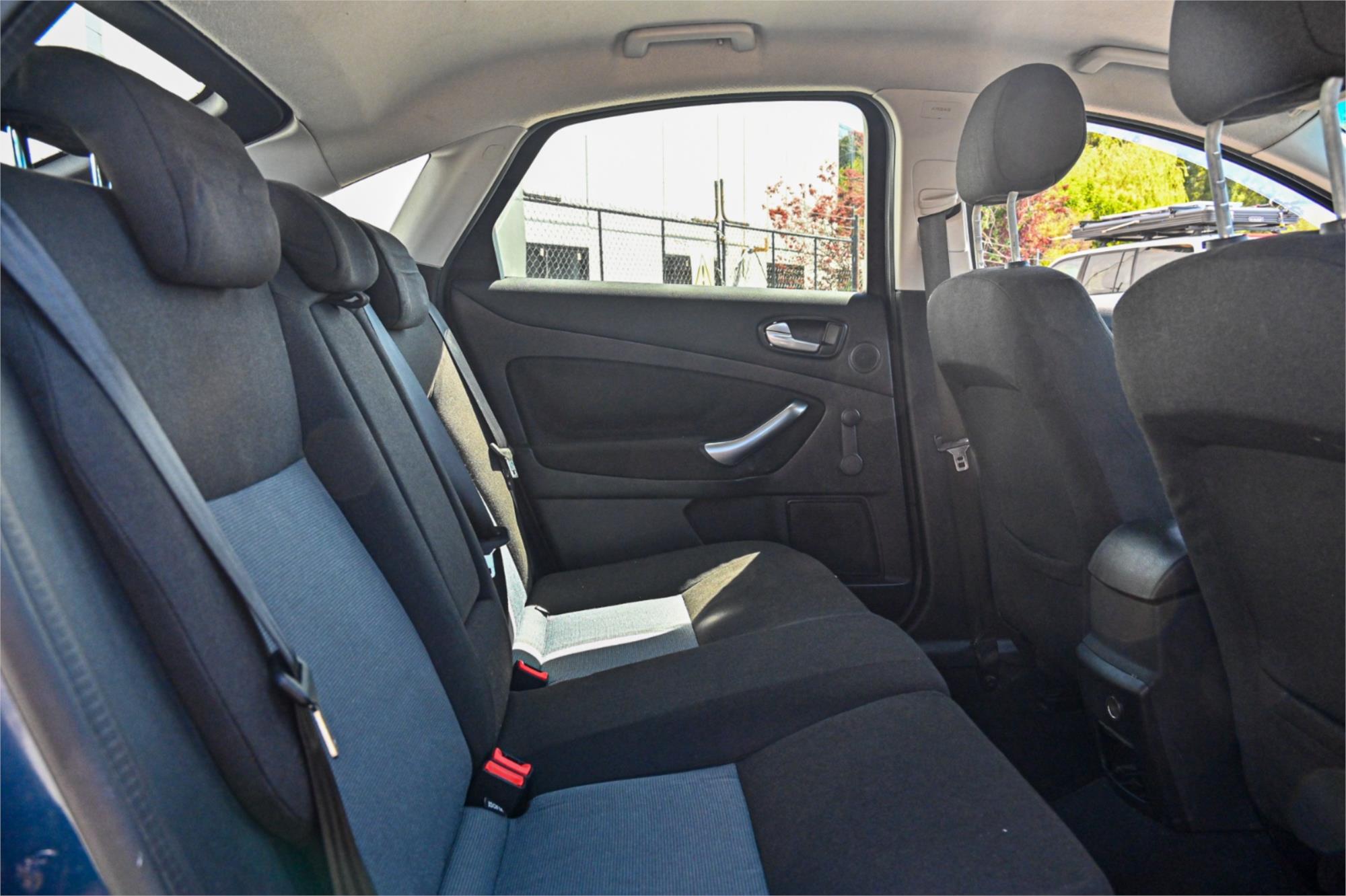 2010 FORD MONDEO MB LX 6 SP AUTOMATIC 5D HATCHBACK
