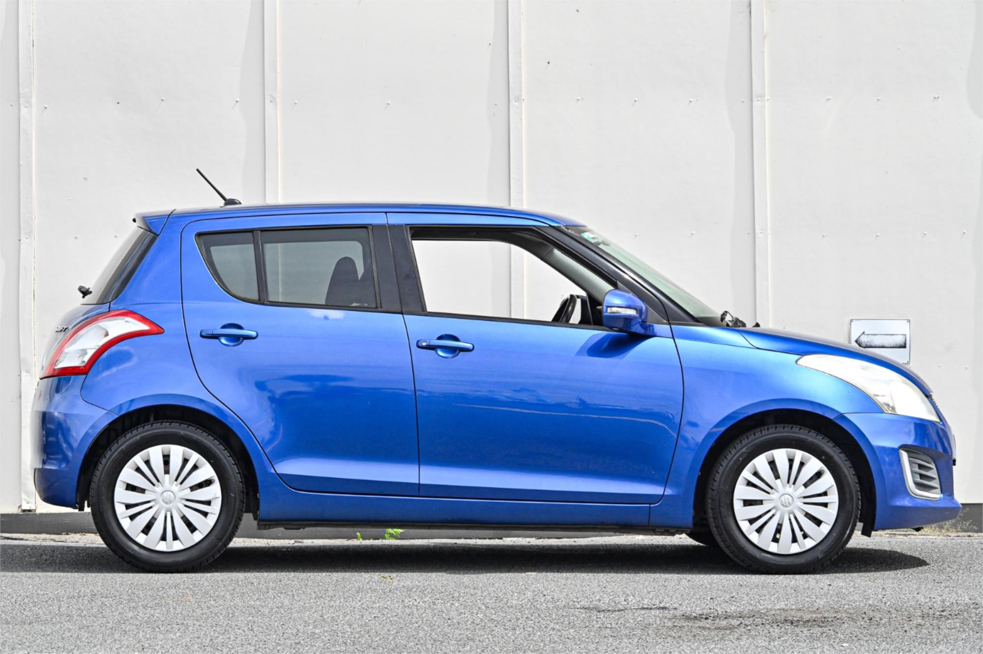2014 SUZUKI SWIFT FZ MY13 GL 5 SP MANUAL 5D HATCHBACK