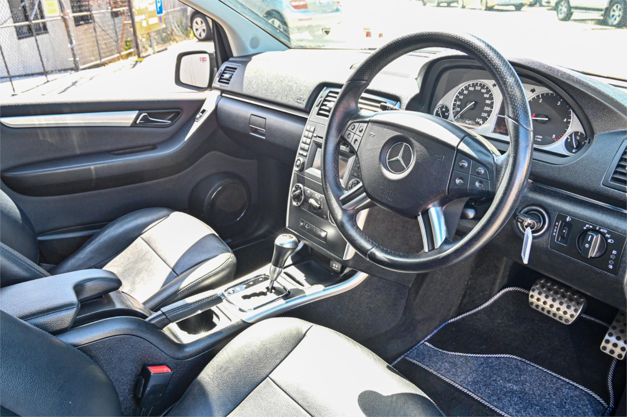 2011 MERCEDES-BENZ B180 245 MY10 CDI CONTINUOUS VARIABLE 5D HATCHBACK
