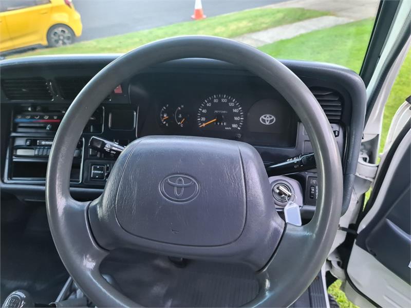2001 TOYOTA HIACE RZH103R MANUAL VAN