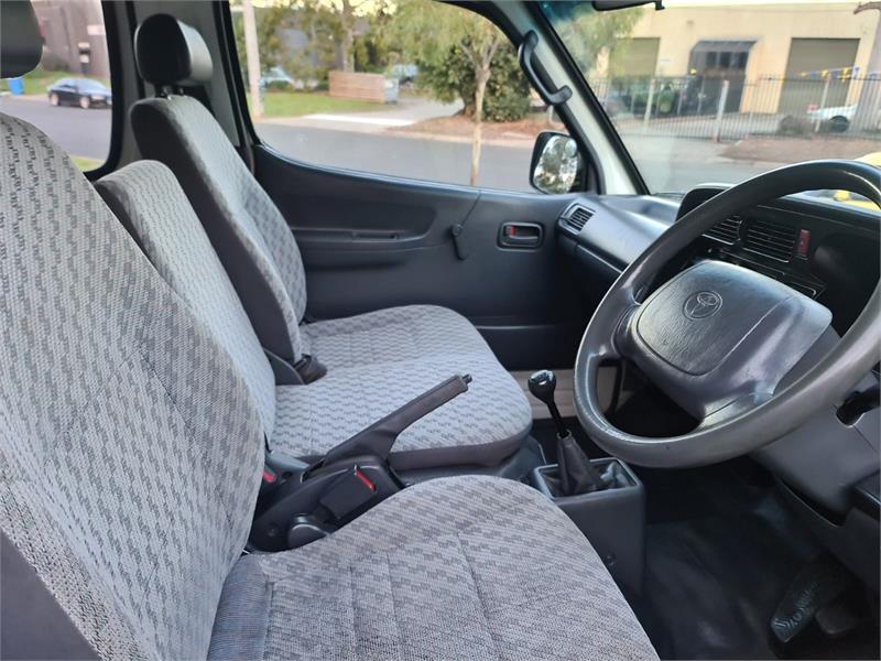 2001 TOYOTA HIACE RZH103R MANUAL VAN