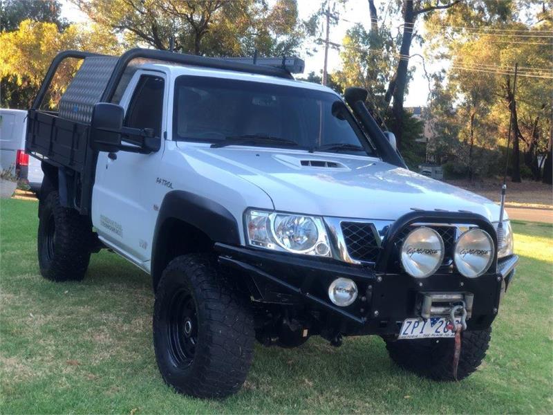 2010 NISSAN PATROL GU 6 ST 4X4 MANUAL CAB CHASSIS