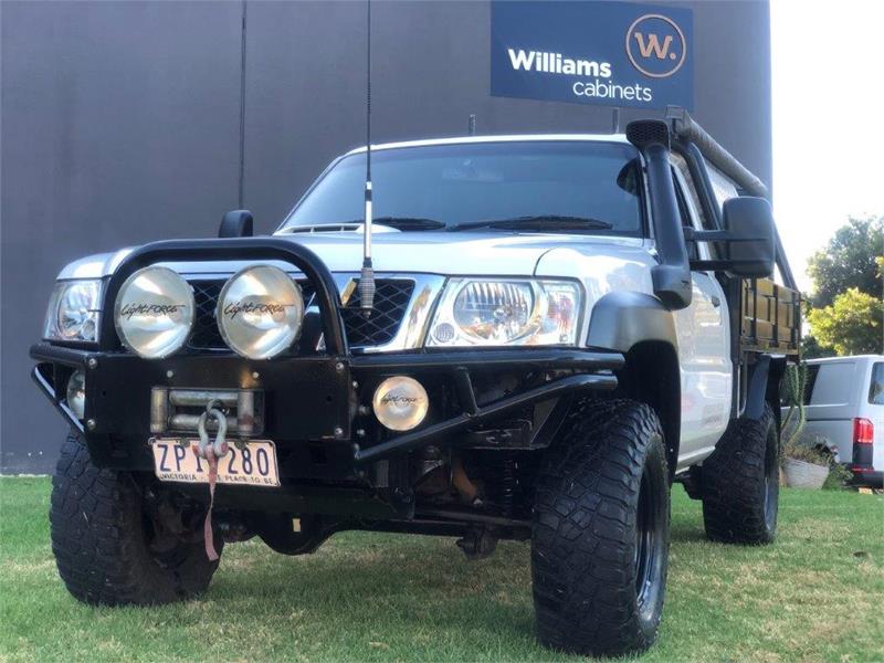 2010 NISSAN PATROL GU 6 ST 4X4 MANUAL CAB CHASSIS