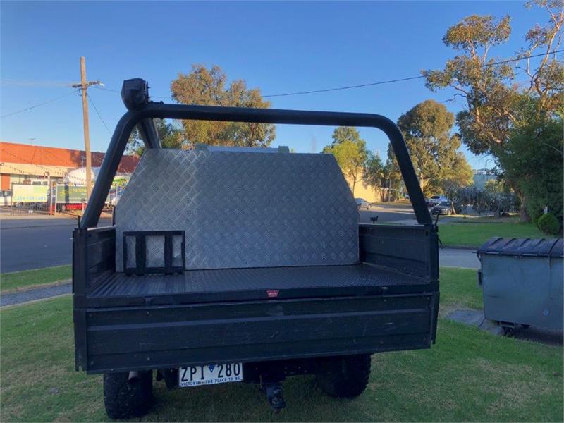 2010 NISSAN PATROL GU 6 ST 4X4 MANUAL CAB CHASSIS
