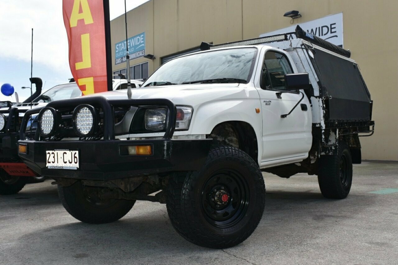 2002 TOYOTA HILUX KZN165R (4X4) 5 SP MANUAL 4X4 2D CAB CHASSIS