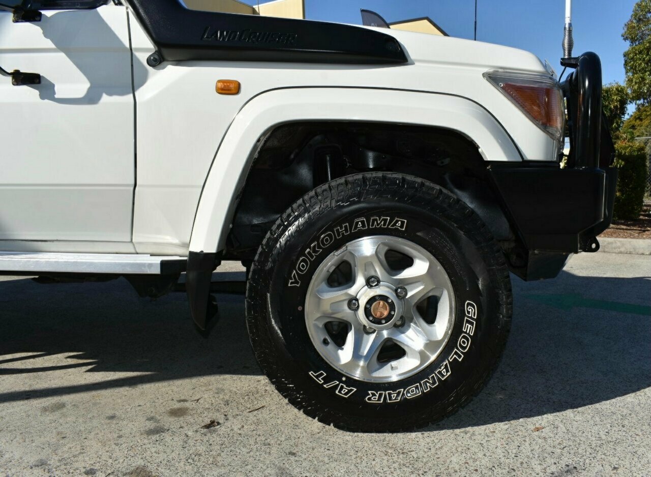 2009 TOYOTA LANDCRUISER VDJ79R GXL (4X4) 5 SP MANUAL 2D CAB CHASSIS