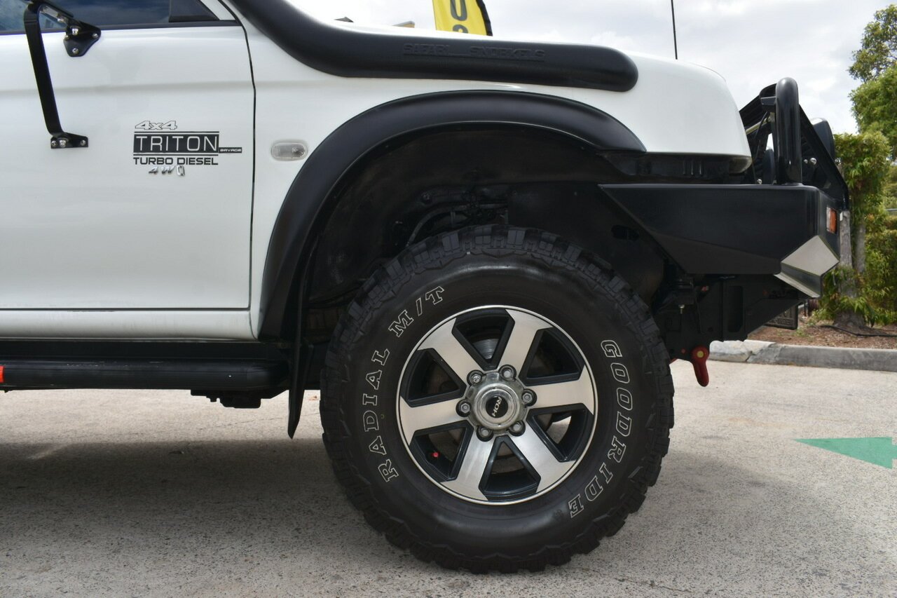 2005 MITSUBISHI TRITON MK MY05 GLX (4X4) 5 SP MANUAL 4X4 2D CAB CHASSIS