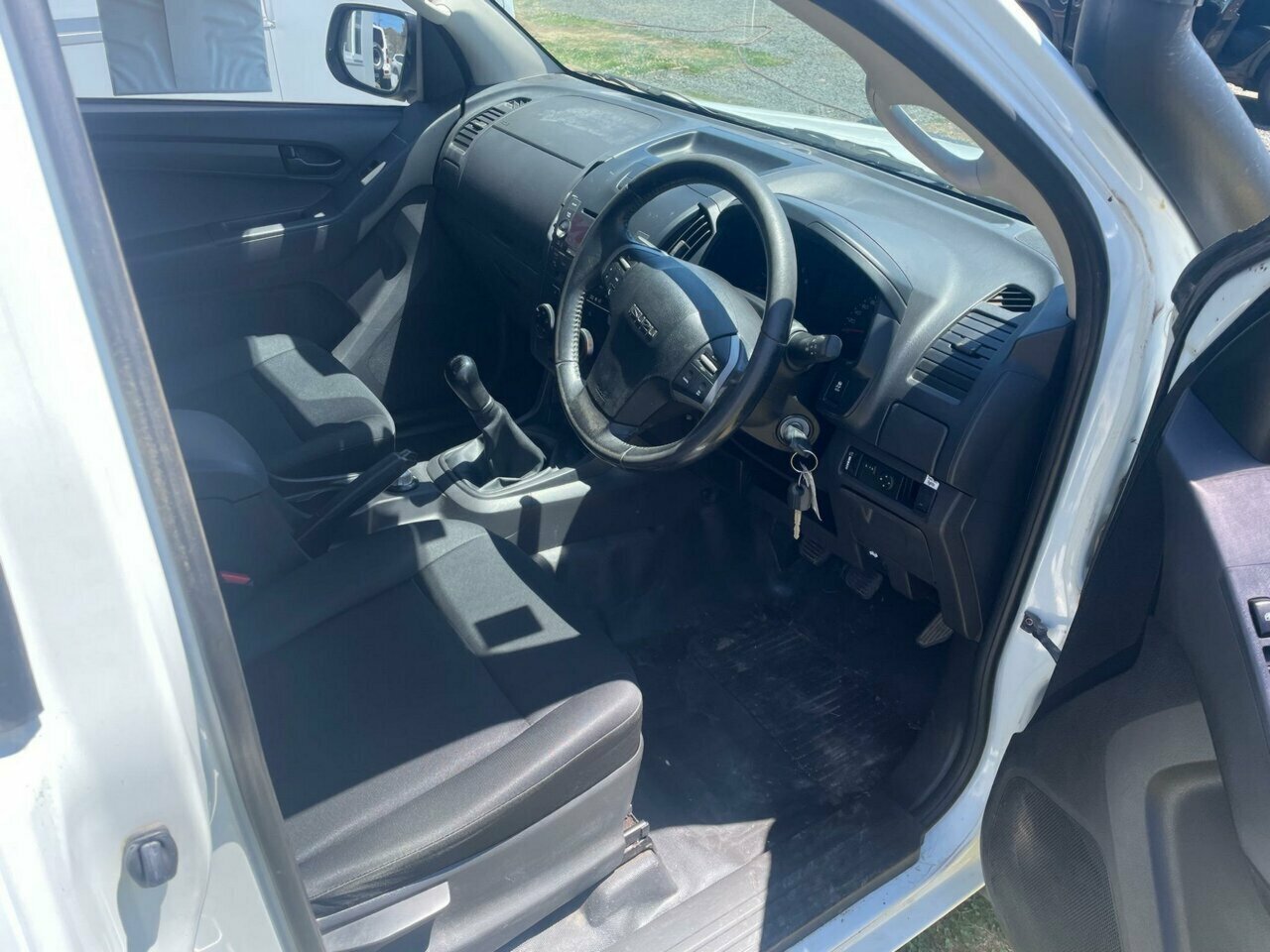 2015 ISUZU D-MAX SX 4DR MAN 5SP 4X4 3.0DT MY15 SPACE CAB UTILITY