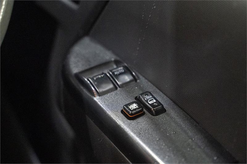 2013 TOYOTA HIACE KDH201R MY12 UPGRADE LWB 4 SP AUTOMATIC 4D VAN