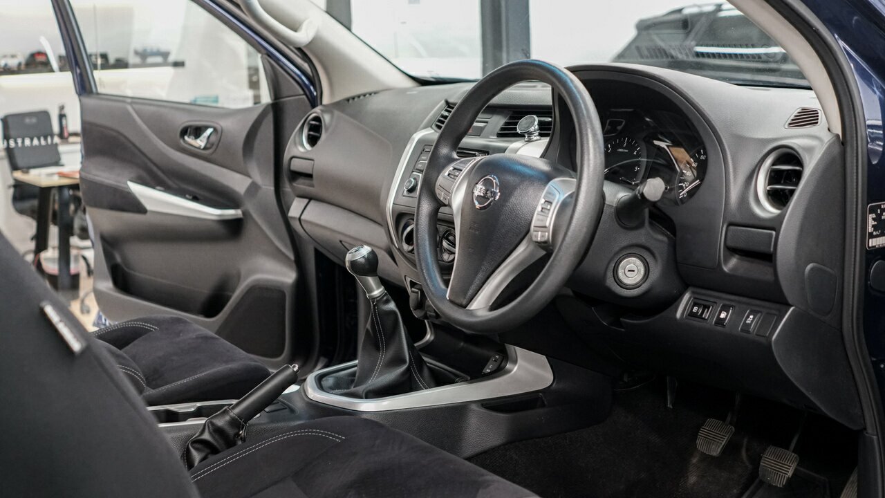 2015 NISSAN NAVARA NP300 D23 RX (4X4) 6 SP MANUAL 2D KING CAB UTILITY
