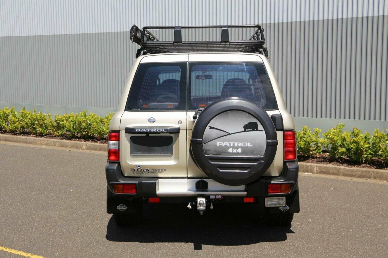 2001 NISSAN PATROL GU II ST (4x4) 5 SP MANUAL 4x4 4D WAGON