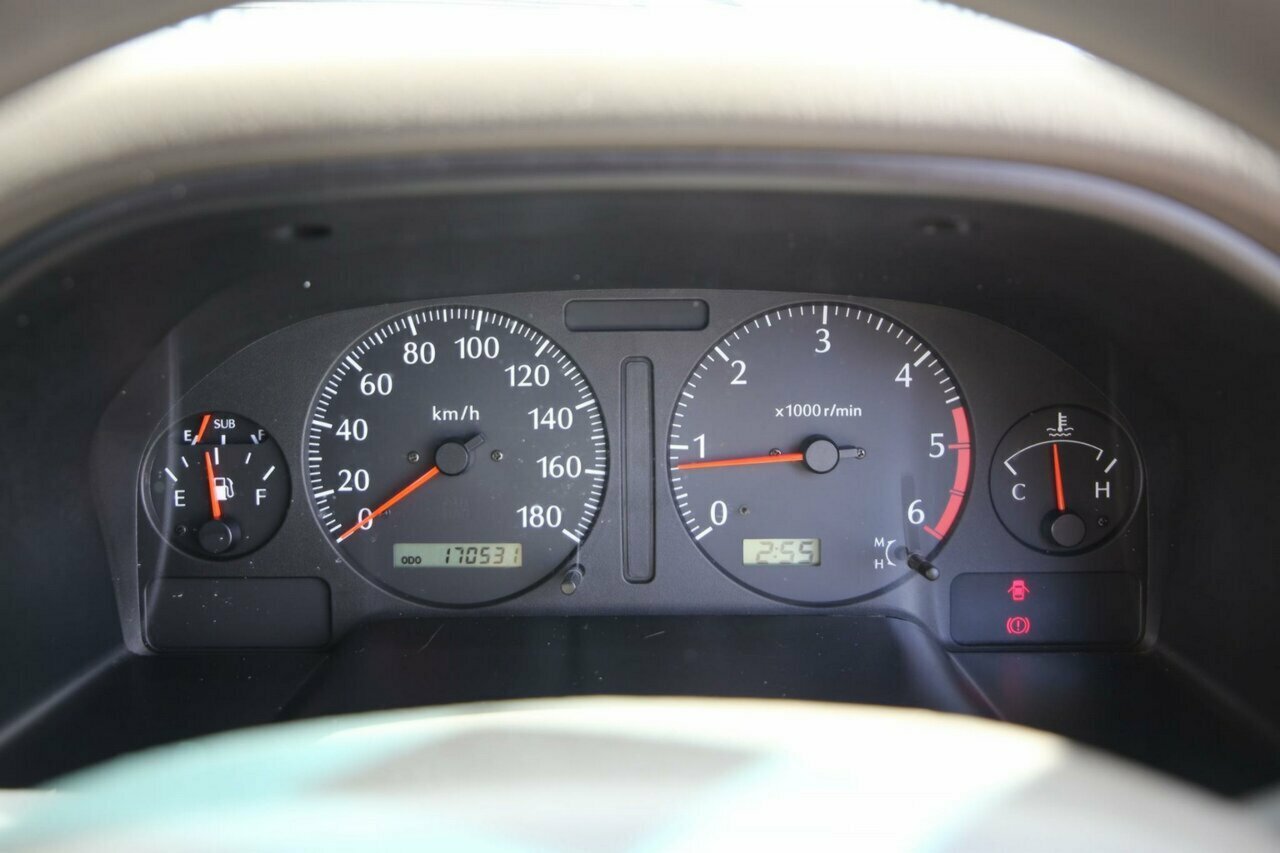 2001 NISSAN PATROL GU II ST (4x4) 5 SP MANUAL 4x4 4D WAGON