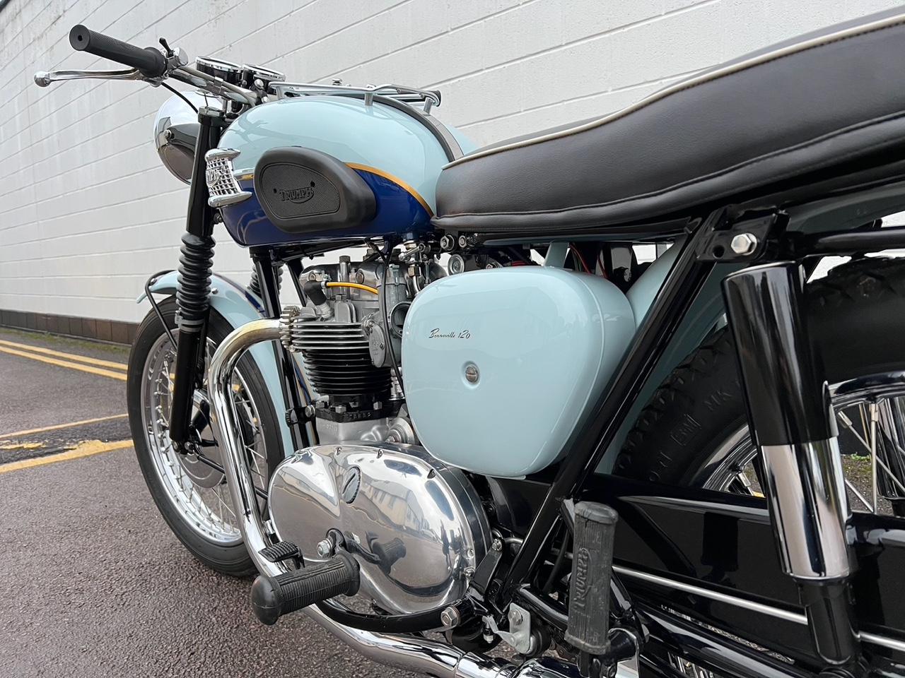 1960 TRIUMPH BONNEVILLE T120 ROAD