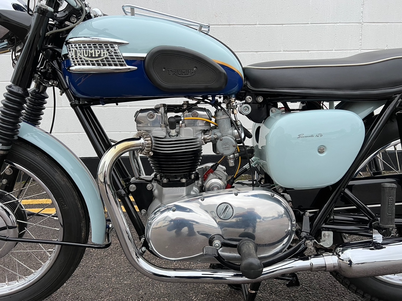 1960 TRIUMPH BONNEVILLE T120 ROAD