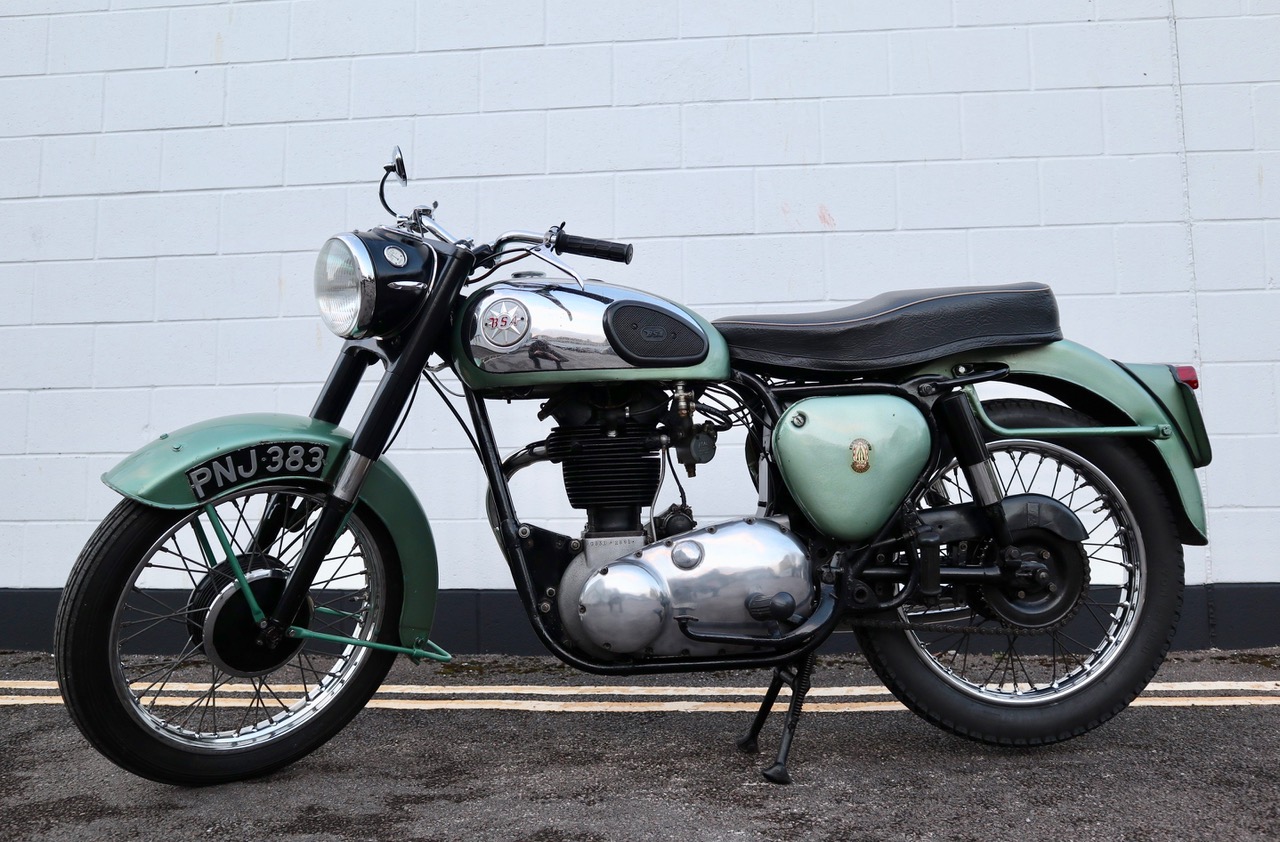 1959 BSA B31 MANUAL VINTAGE ROAD BIKE