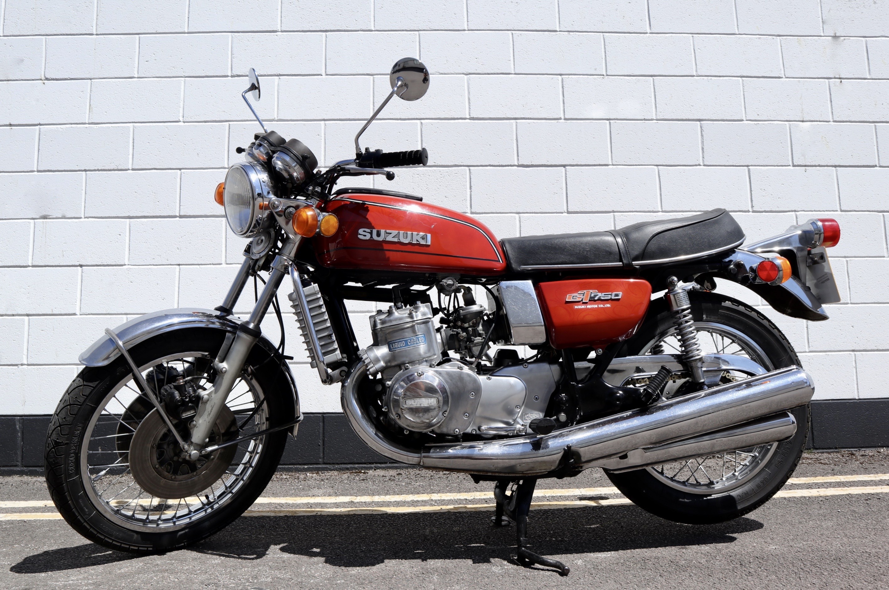 1975 SUZUKI GT750 ROAD