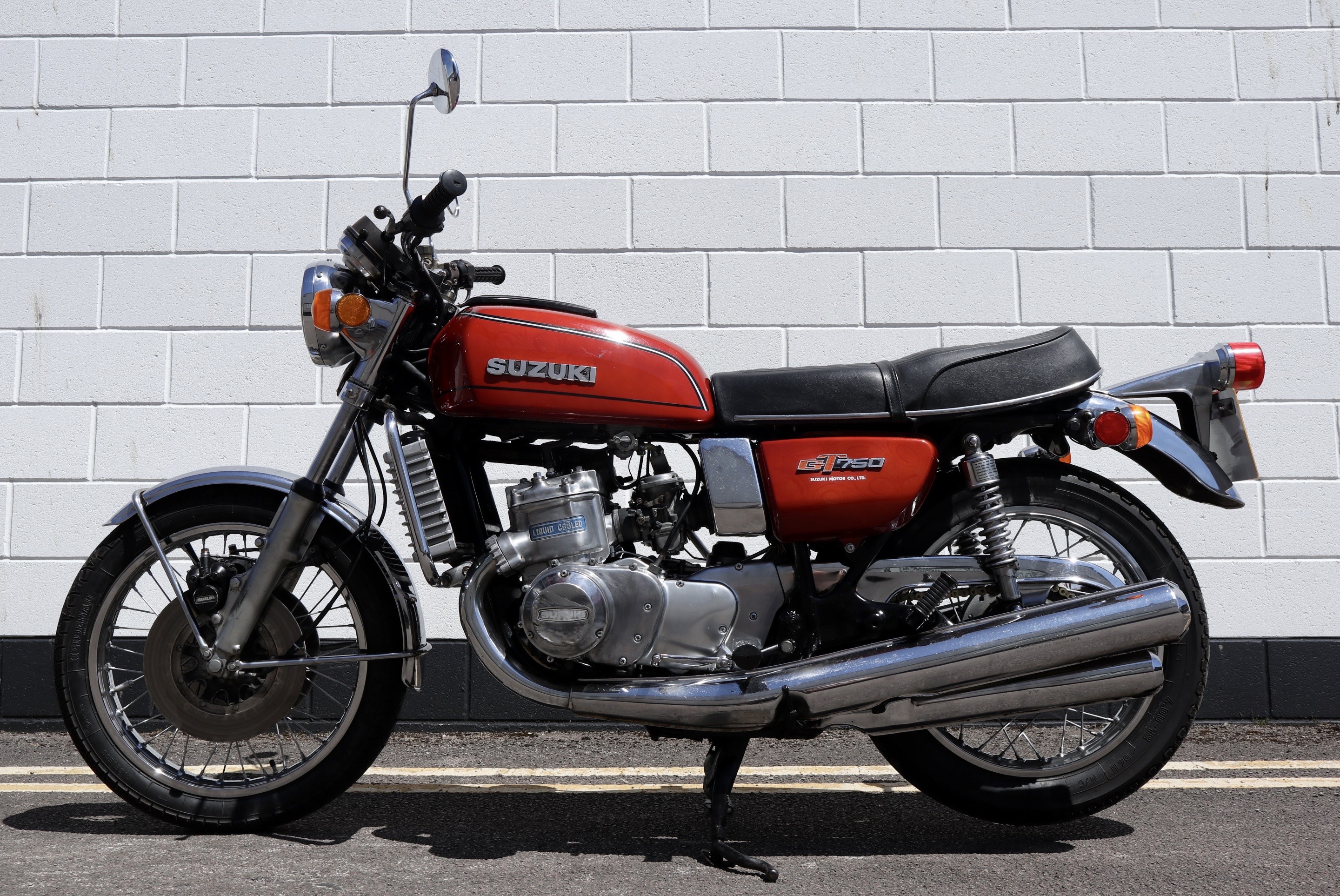 1975 SUZUKI GT750 ROAD