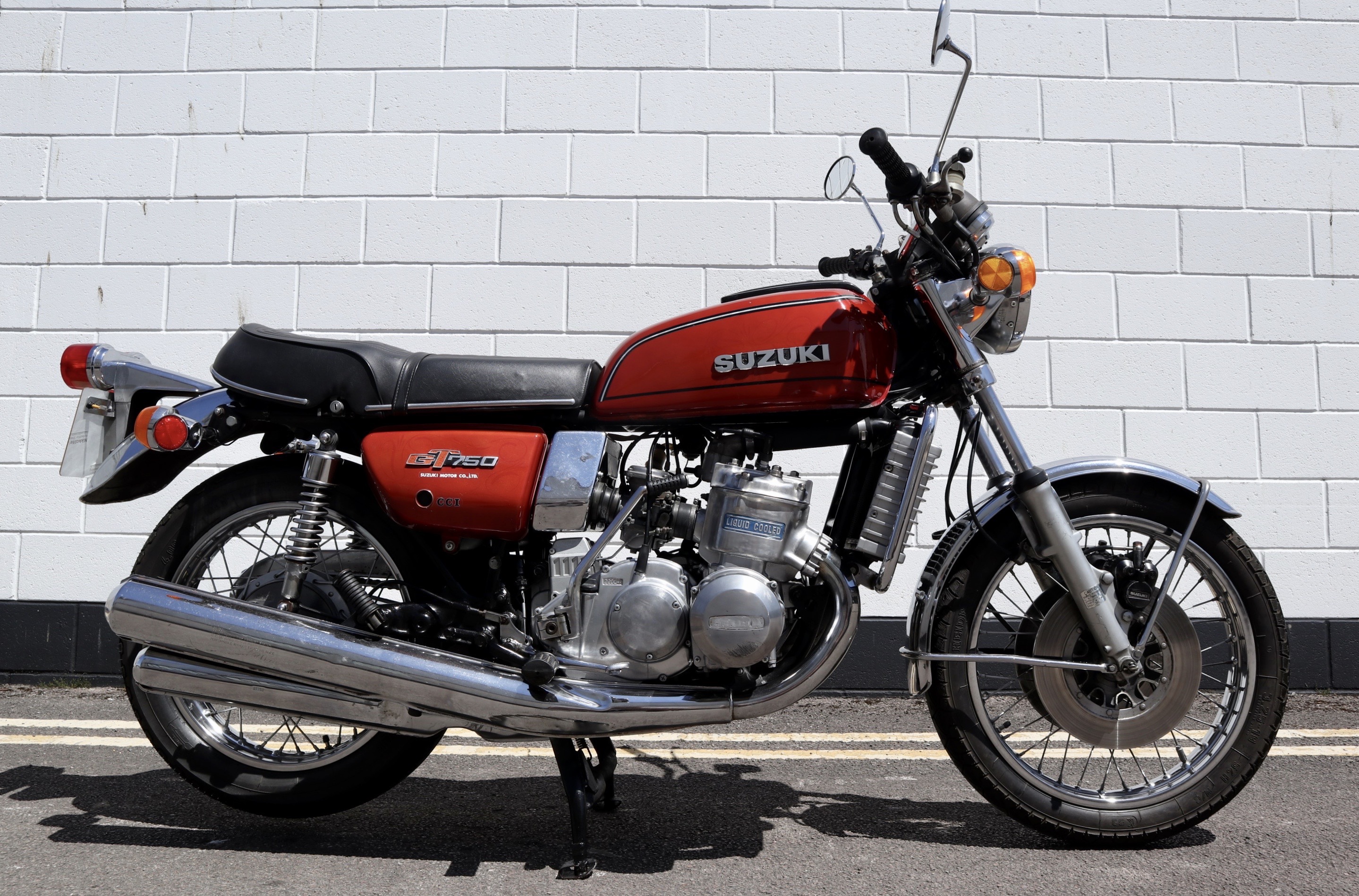 1975 SUZUKI GT750 ROAD