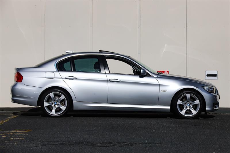 2011 BMW 3 SERIES E90 320I SPORTS AUTOMATIC SEDAN