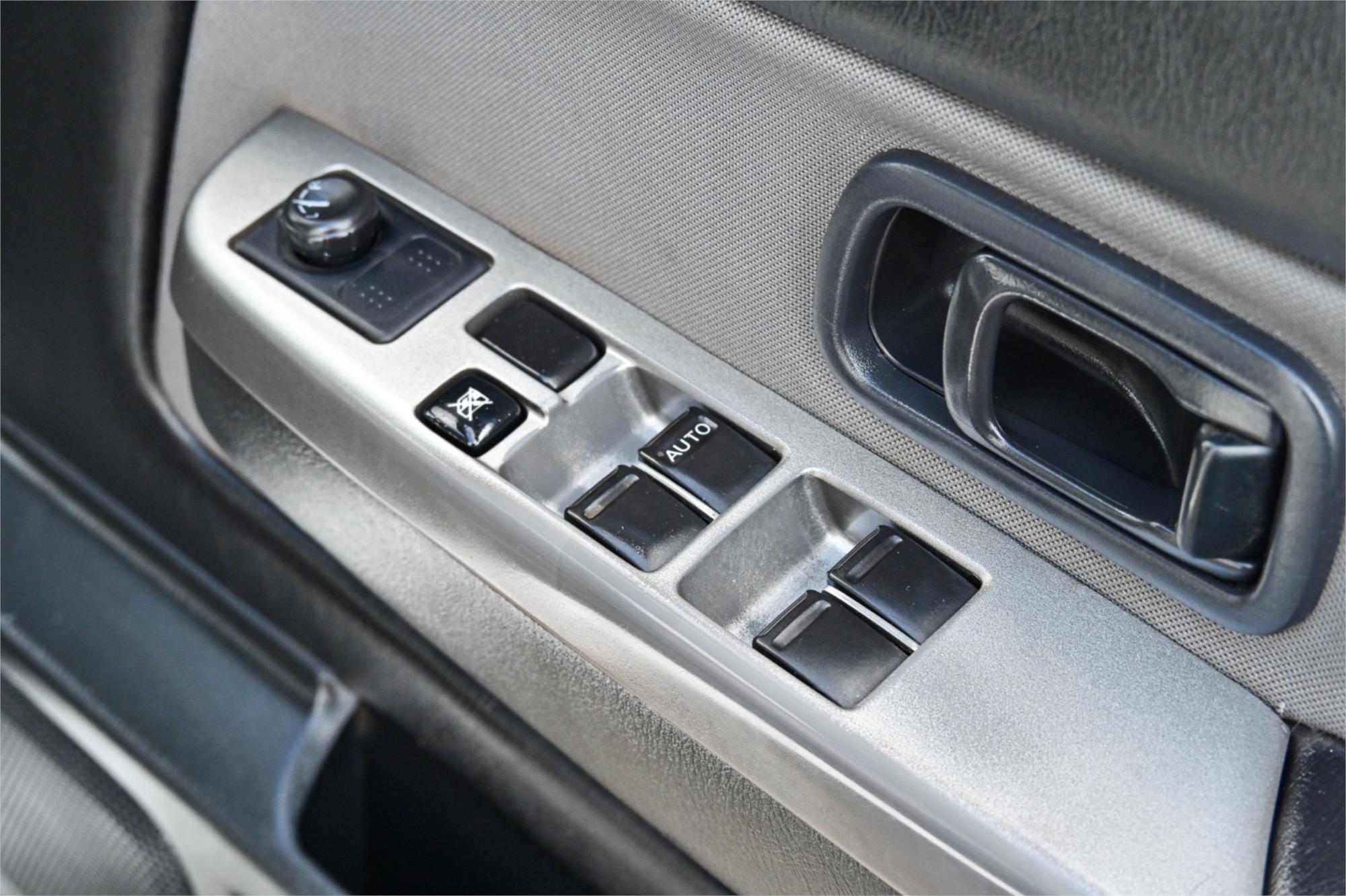 2013 NISSAN NAVARA D22 ST-R MANUAL UTILITY