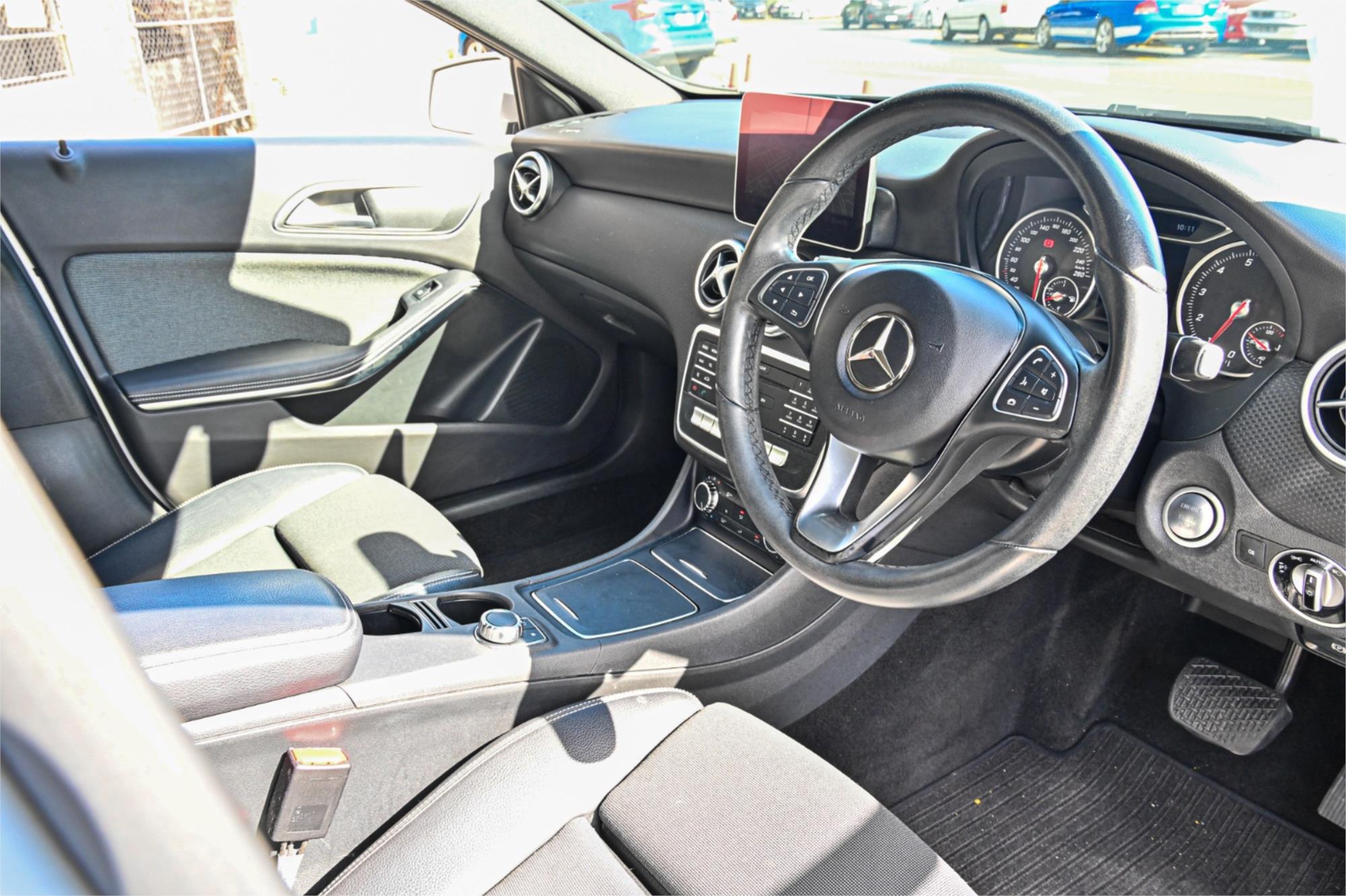 2017 MERCEDES-BENZ A180 176 MY17 7 SP AUTOMATIC 5D HATCHBACK