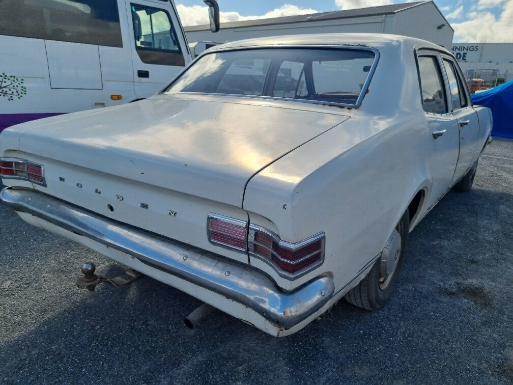 1969 HOLDEN KINGSWOOD HK MANUAL 4D SEDAN