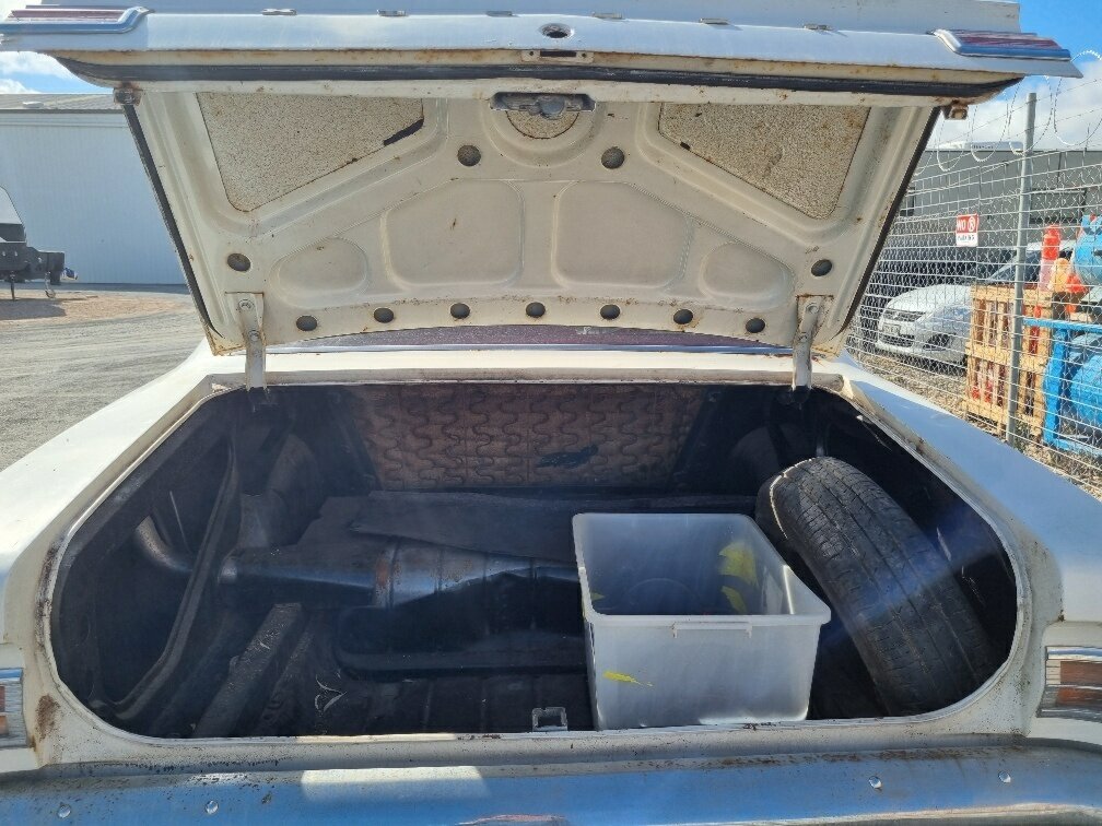 1969 HOLDEN KINGSWOOD HK MANUAL 4D SEDAN