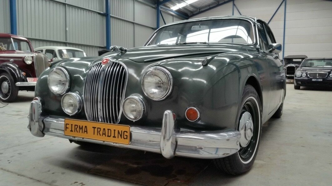 1963 JAGUAR MK II 3.4 4 SP MAN + OVERDRIVE 4D SEDAN