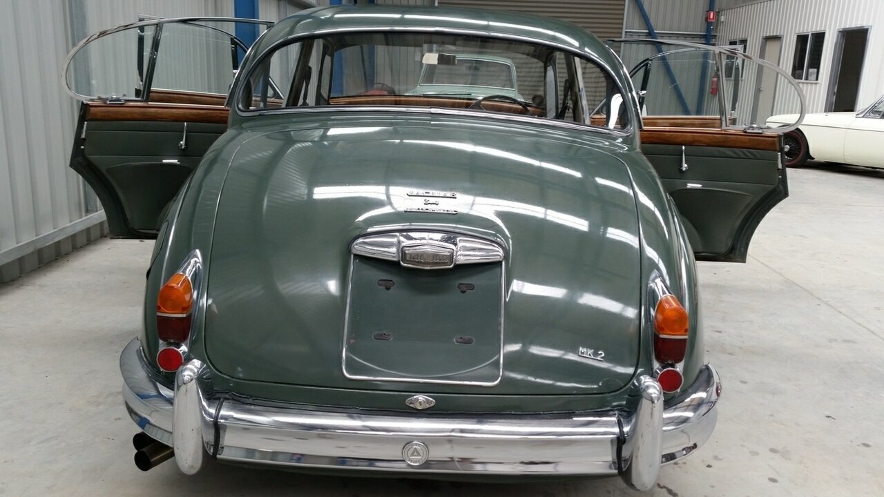 1963 JAGUAR MK II 3.4 4 SP MAN + OVERDRIVE 4D SEDAN