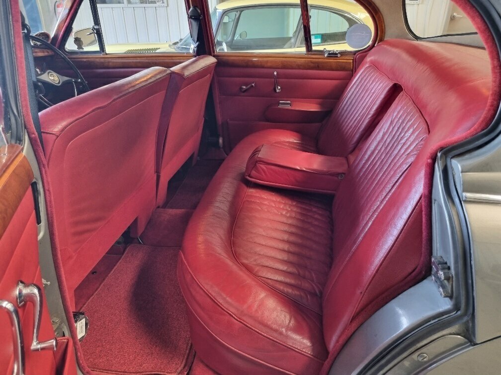 1967 DAIMLER 2.5 LITRE 3 SP AUTOMATIC 4D SEDAN