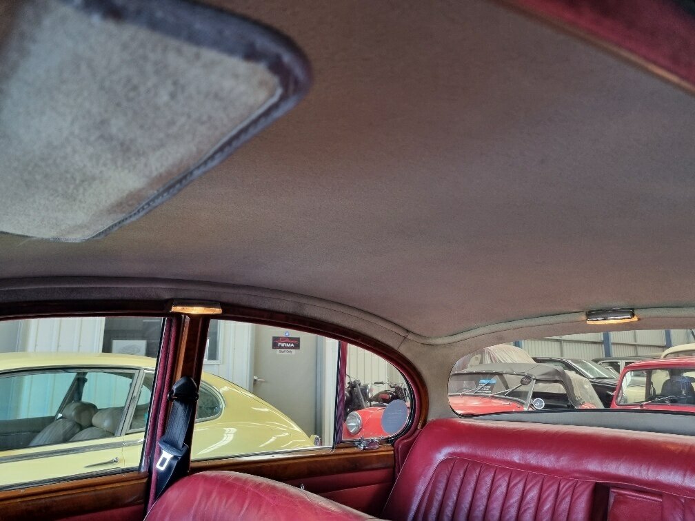1967 DAIMLER 2.5 LITRE 3 SP AUTOMATIC 4D SEDAN