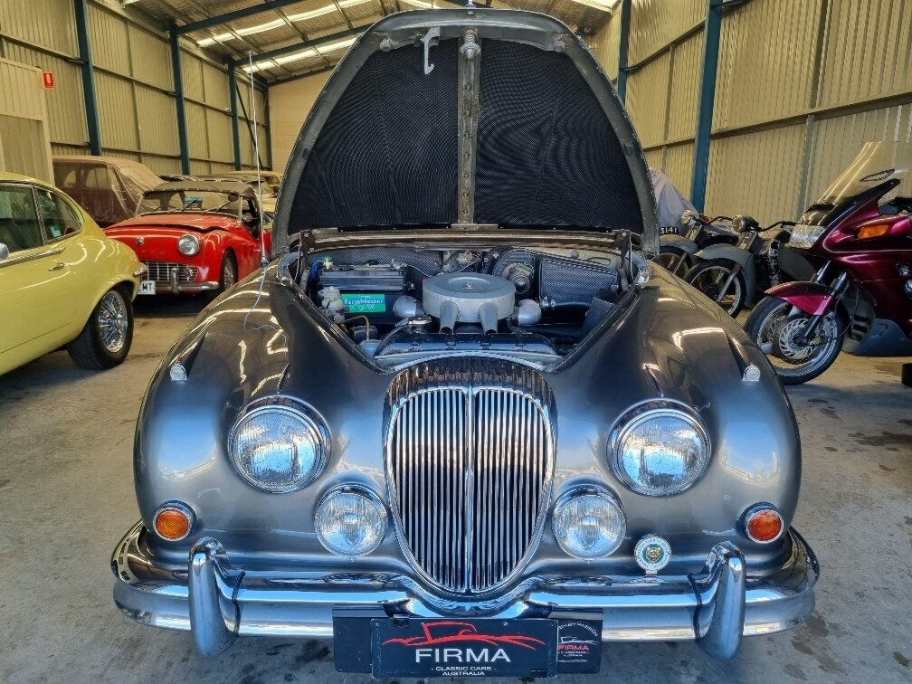 1967 DAIMLER 2.5 LITRE 3 SP AUTOMATIC 4D SEDAN