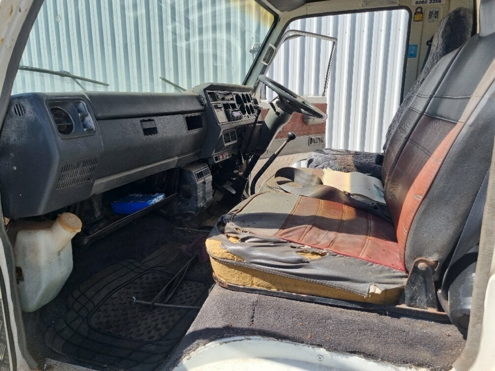1985 FORD CARGO TRUCK