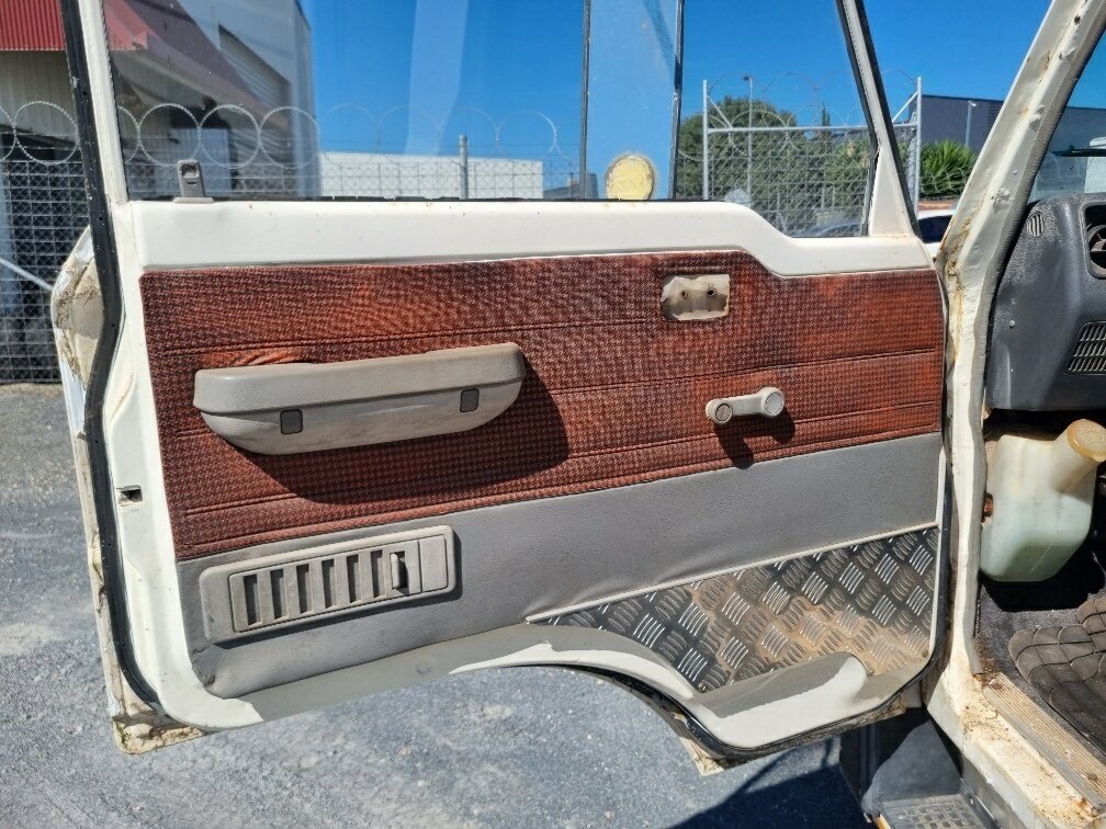 1985 FORD CARGO TRUCK