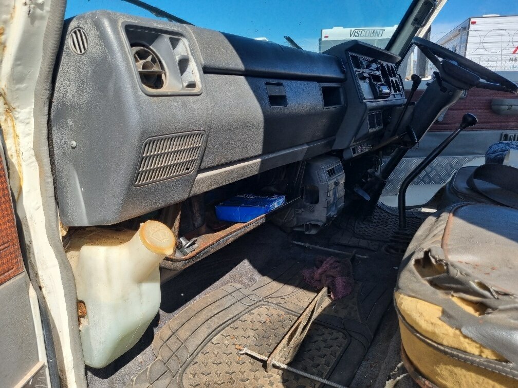 1985 FORD CARGO TRUCK