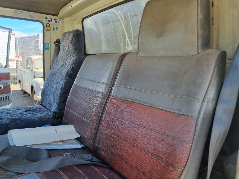 1985 FORD CARGO TRUCK